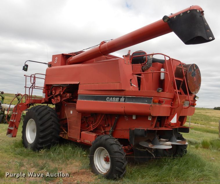 image for item IP9504 1998 Case IH 2388  combine