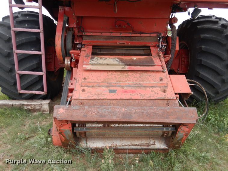 image for item IP9504 1998 Case IH 2388  combine