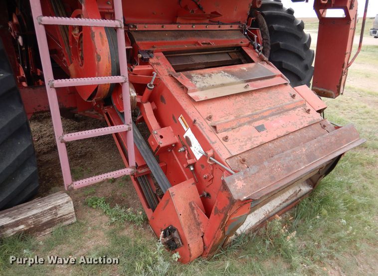 image for item IP9504 1998 Case IH 2388  combine