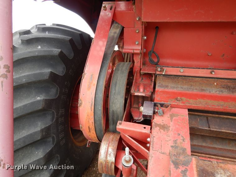 image for item IP9504 1998 Case IH 2388  combine