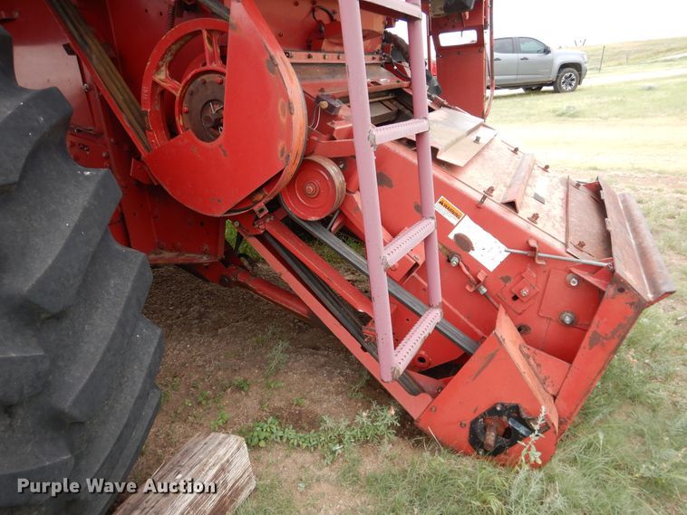 image for item IP9504 1998 Case IH 2388  combine