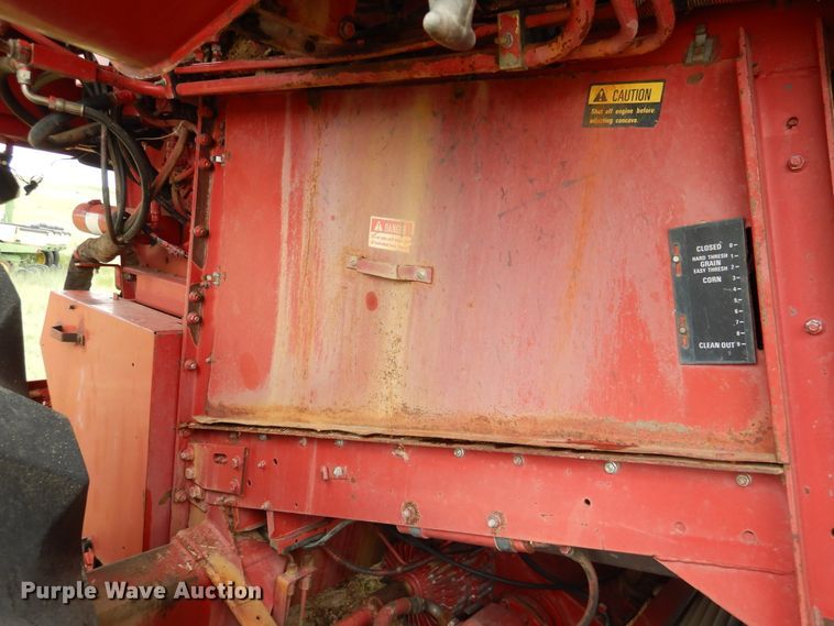 image for item IP9504 1998 Case IH 2388  combine