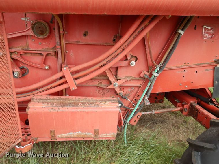 image for item IP9504 1998 Case IH 2388  combine