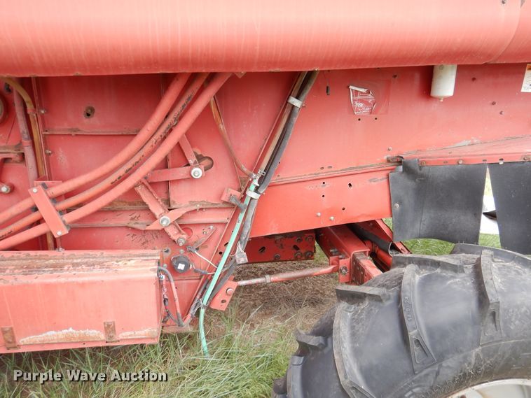 image for item IP9504 1998 Case IH 2388  combine