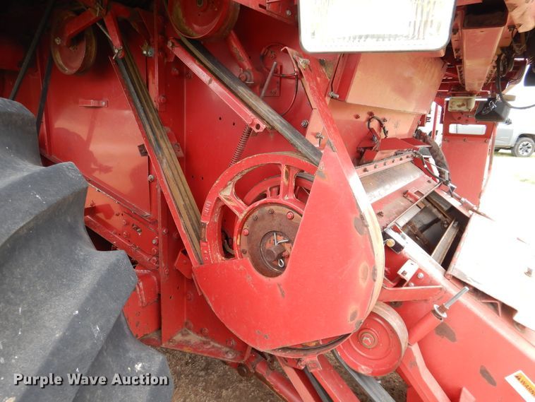 image for item IP9504 1998 Case IH 2388  combine