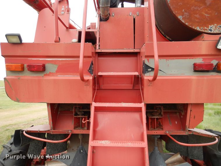 image for item IP9504 1998 Case IH 2388  combine