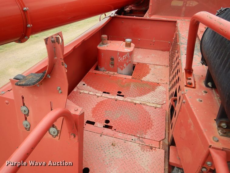 image for item IP9504 1998 Case IH 2388  combine
