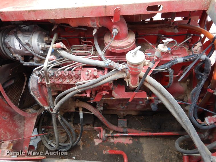image for item IP9504 1998 Case IH 2388  combine