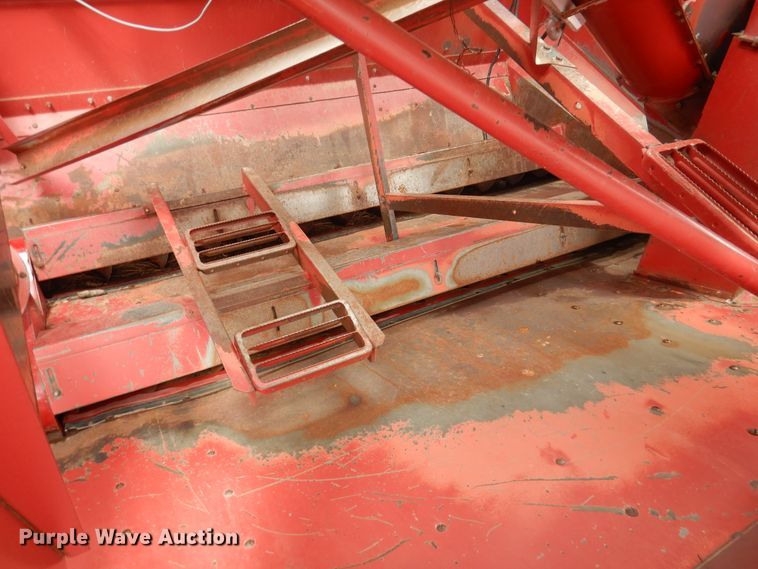 image for item IP9504 1998 Case IH 2388  combine