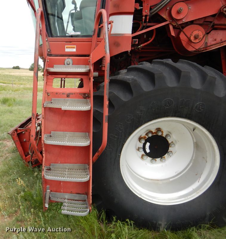 image for item IP9504 1998 Case IH 2388  combine