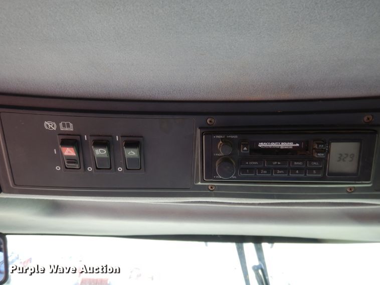 image for item IP9504 1998 Case IH 2388  combine