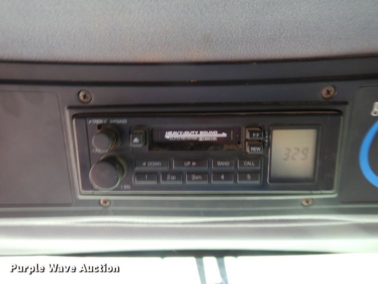 image for item IP9504 1998 Case IH 2388  combine