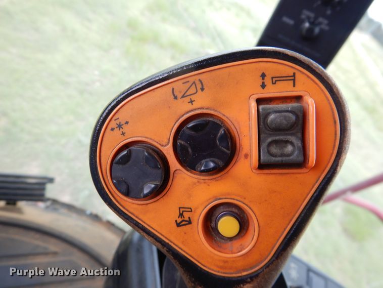 image for item IP9504 1998 Case IH 2388  combine