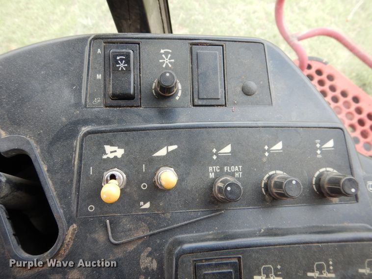 image for item IP9504 1998 Case IH 2388  combine