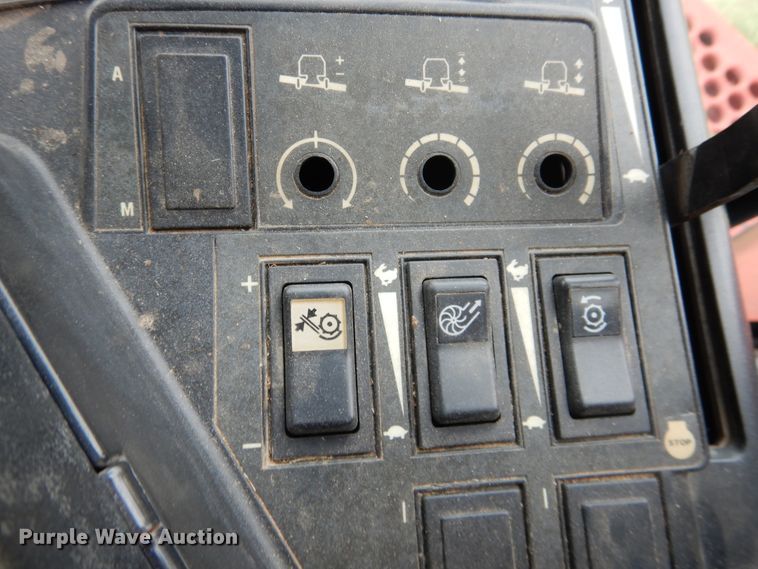 image for item IP9504 1998 Case IH 2388  combine