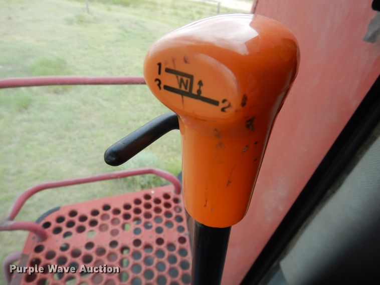 image for item IP9504 1998 Case IH 2388  combine