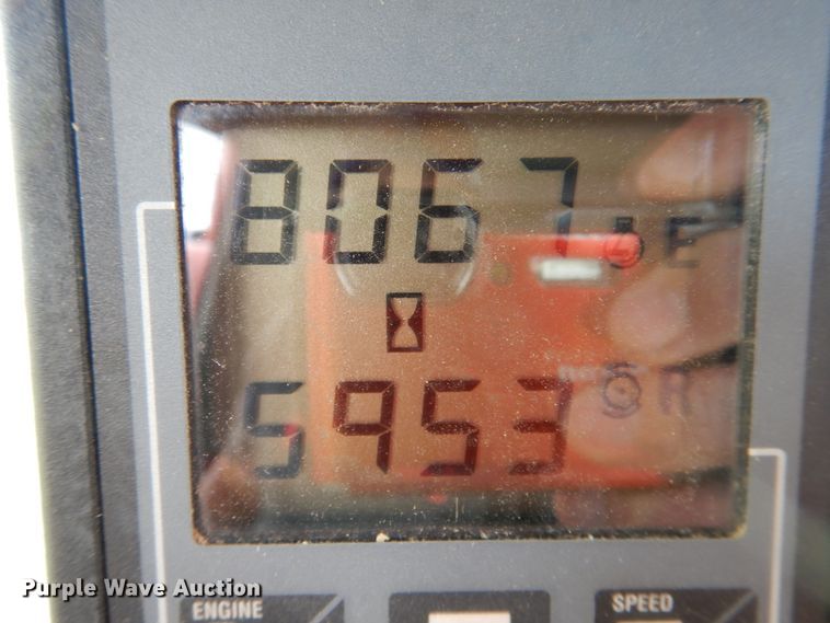 image for item IP9504 1998 Case IH 2388  combine