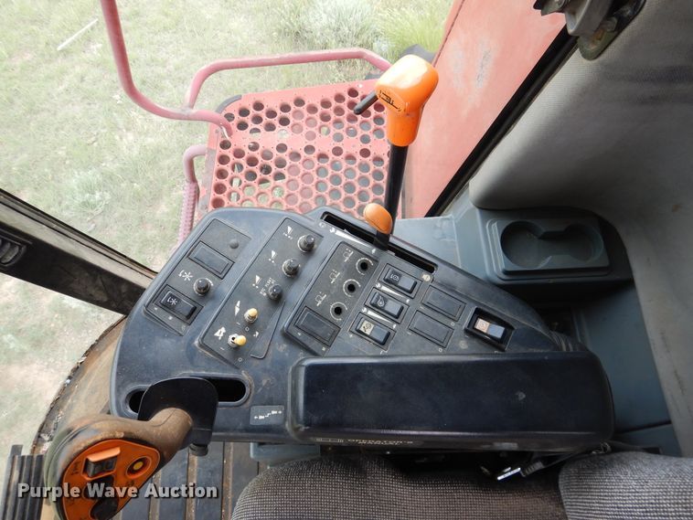 image for item IP9504 1998 Case IH 2388  combine