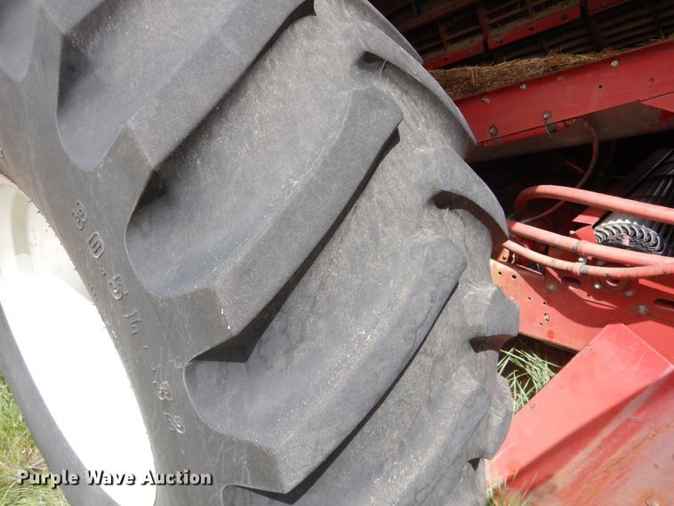 image for item IP9504 1998 Case IH 2388  combine