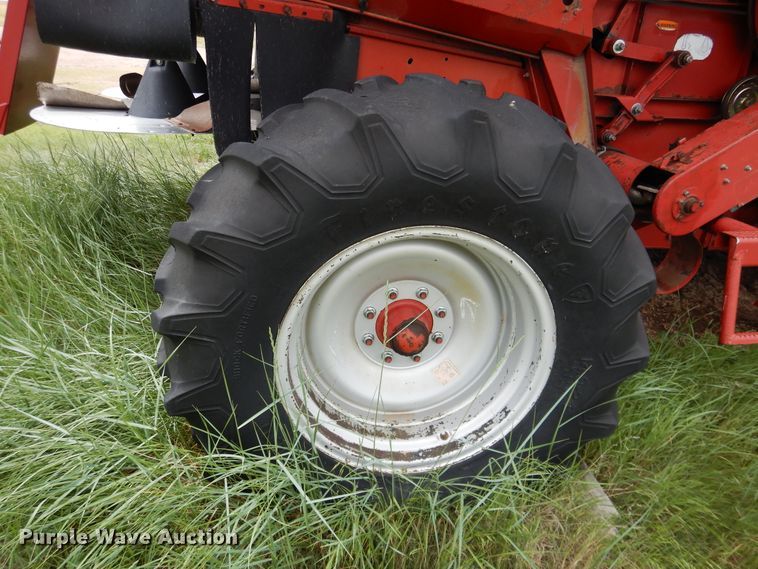 image for item IP9504 1998 Case IH 2388  combine