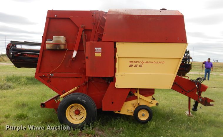 image for item IP9510 1986 New Holland 855  round baler