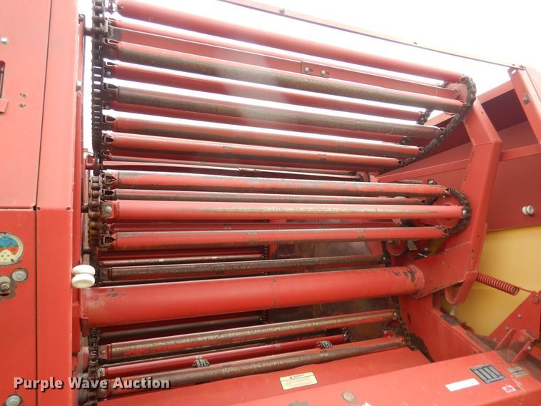 image for item IP9510 1986 New Holland 855  round baler