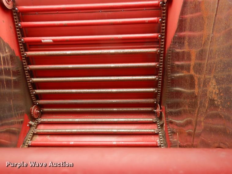 image for item IP9510 1986 New Holland 855  round baler