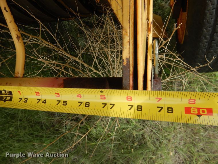 image for item IP9510 1986 New Holland 855  round baler