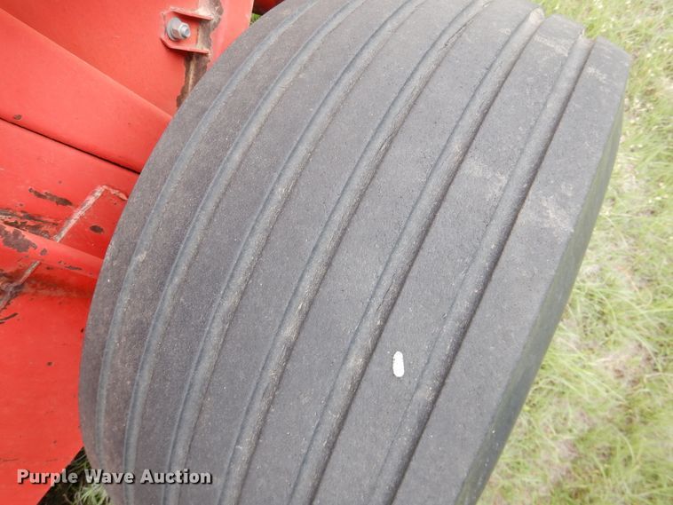 image for item IP9510 1986 New Holland 855  round baler