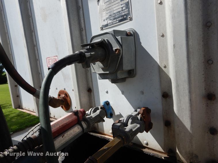 image for item IT9224 1995 Imco  grain trailer