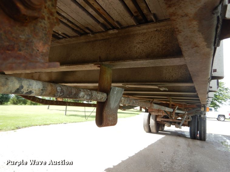 image for item IT9224 1995 Imco  grain trailer