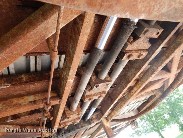 image for item IT9224 1995 Imco  grain trailer