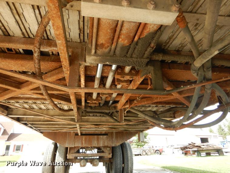 image for item IT9224 1995 Imco  grain trailer