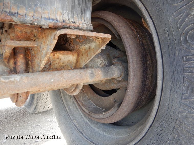 image for item IT9224 1995 Imco  grain trailer