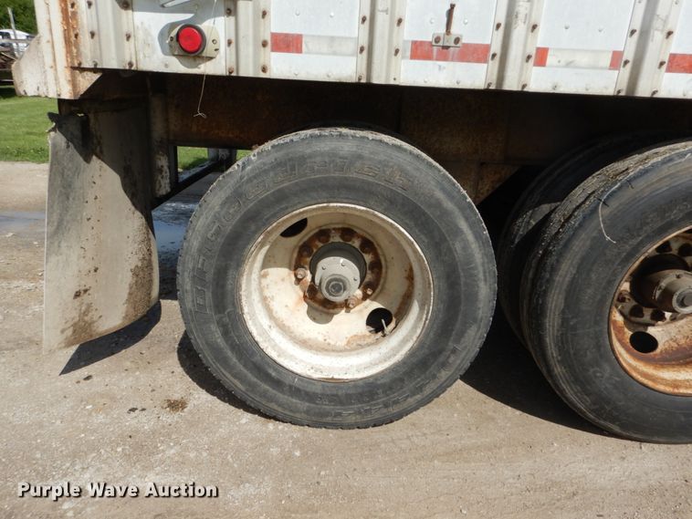 image for item IT9224 1995 Imco  grain trailer