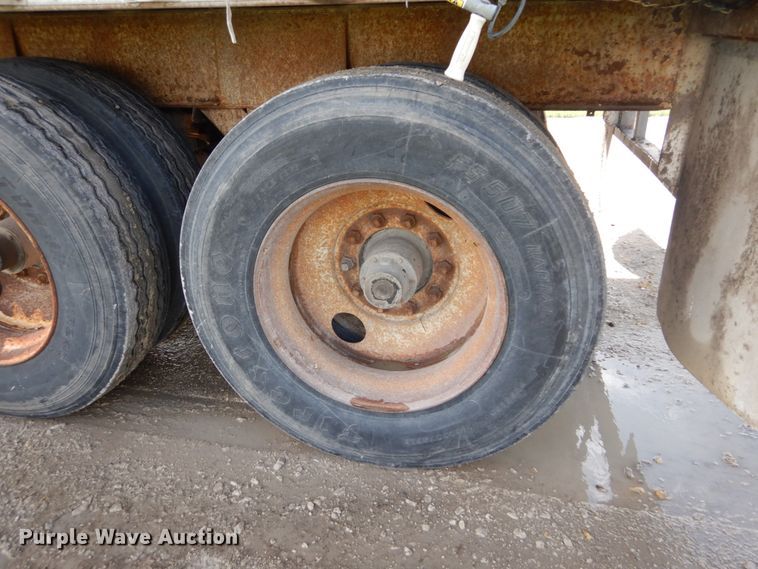 image for item IT9224 1995 Imco  grain trailer