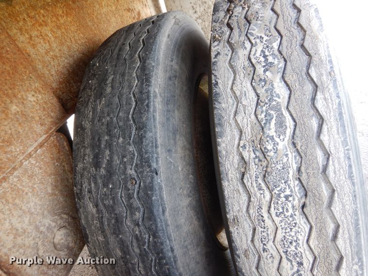 image for item IT9224 1995 Imco  grain trailer