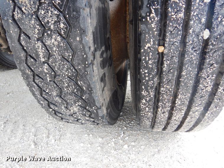 image for item IT9225 1994 Imco  grain trailer