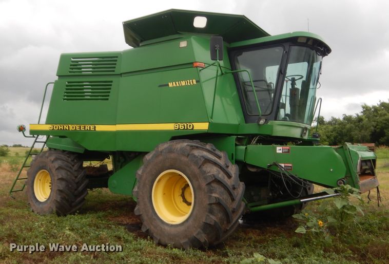 image for item IT9536 1997 John Deere 9610  RWA combine