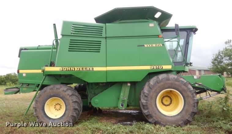 image for item IT9536 1997 John Deere 9610  RWA combine