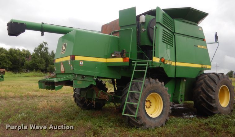 image for item IT9536 1997 John Deere 9610  RWA combine
