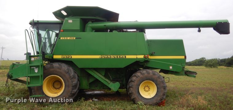image for item IT9536 1997 John Deere 9610  RWA combine