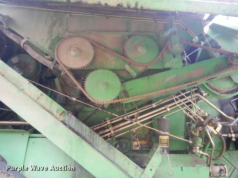 image for item IT9536 1997 John Deere 9610  RWA combine