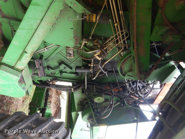 image for item IT9536 1997 John Deere 9610  RWA combine