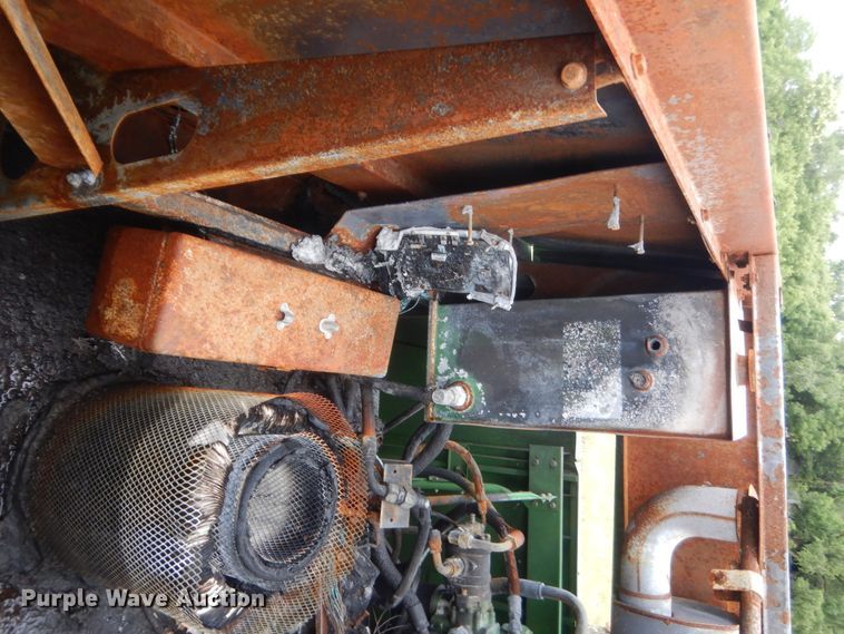 image for item IT9536 1997 John Deere 9610  RWA combine