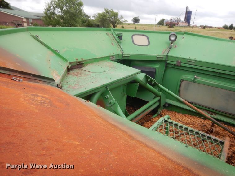 image for item IT9536 1997 John Deere 9610  RWA combine