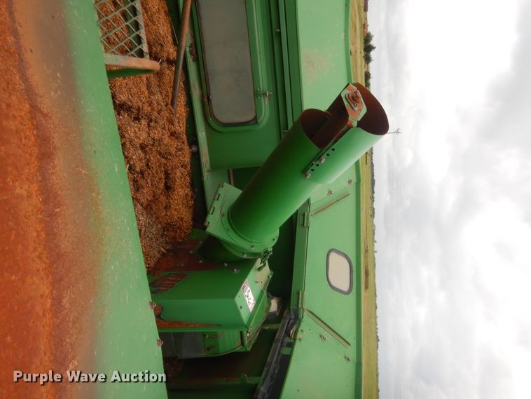 image for item IT9536 1997 John Deere 9610  RWA combine