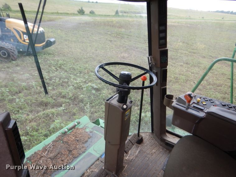 image for item IT9536 1997 John Deere 9610  RWA combine