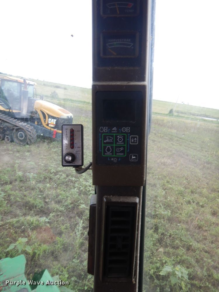 image for item IT9536 1997 John Deere 9610  RWA combine