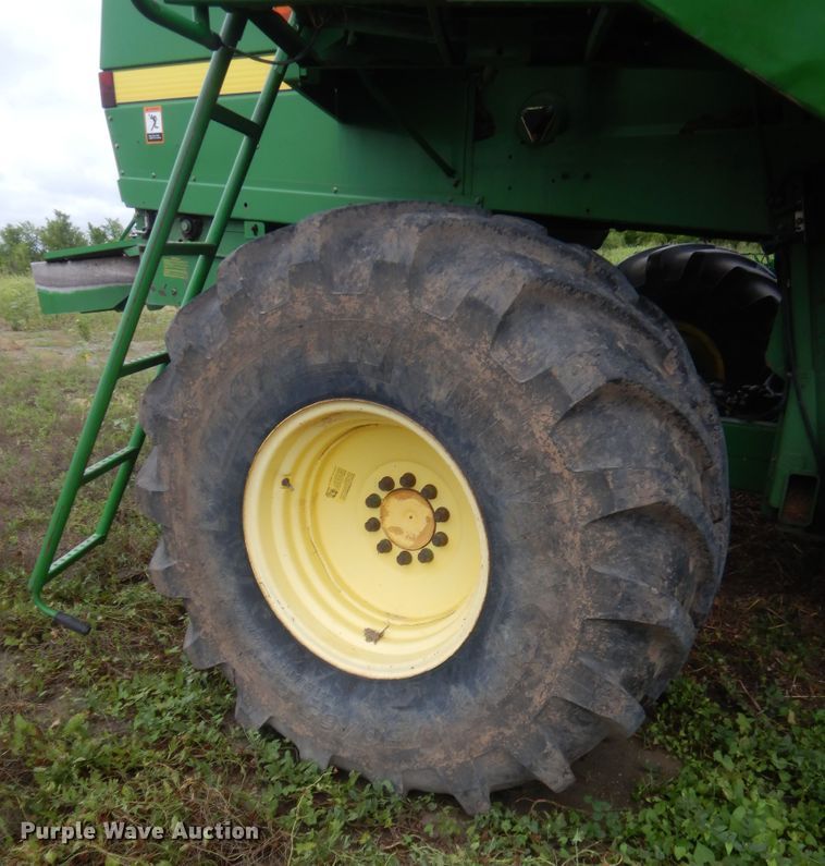 image for item IT9536 1997 John Deere 9610  RWA combine